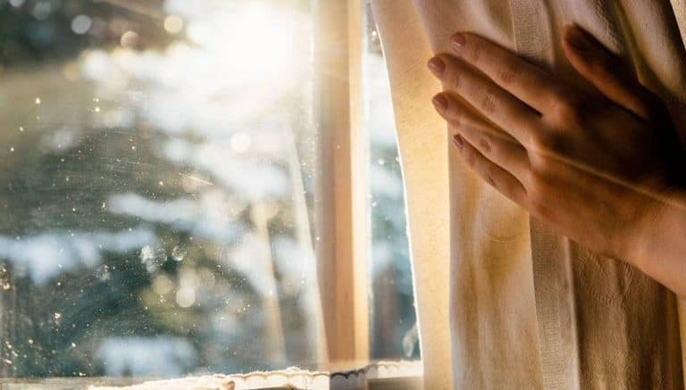 Four Ways to Clean Heavy Curtains