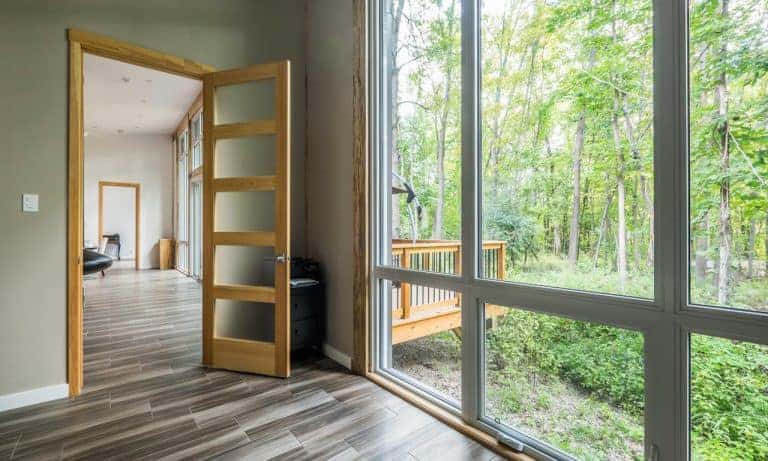 Dressing-up Windows for Good Lighting and Privacy