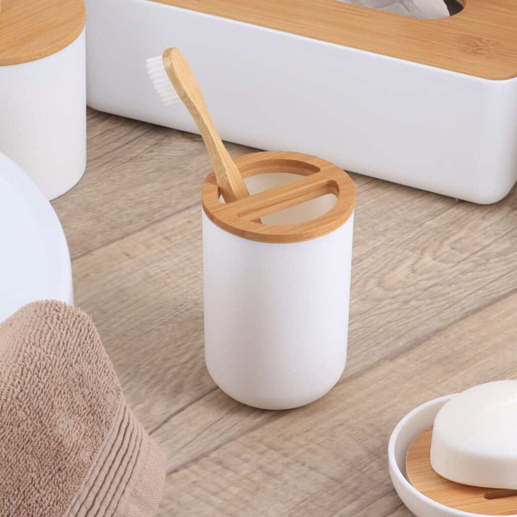 White Toothbrush and Toothpaste Holder Padang