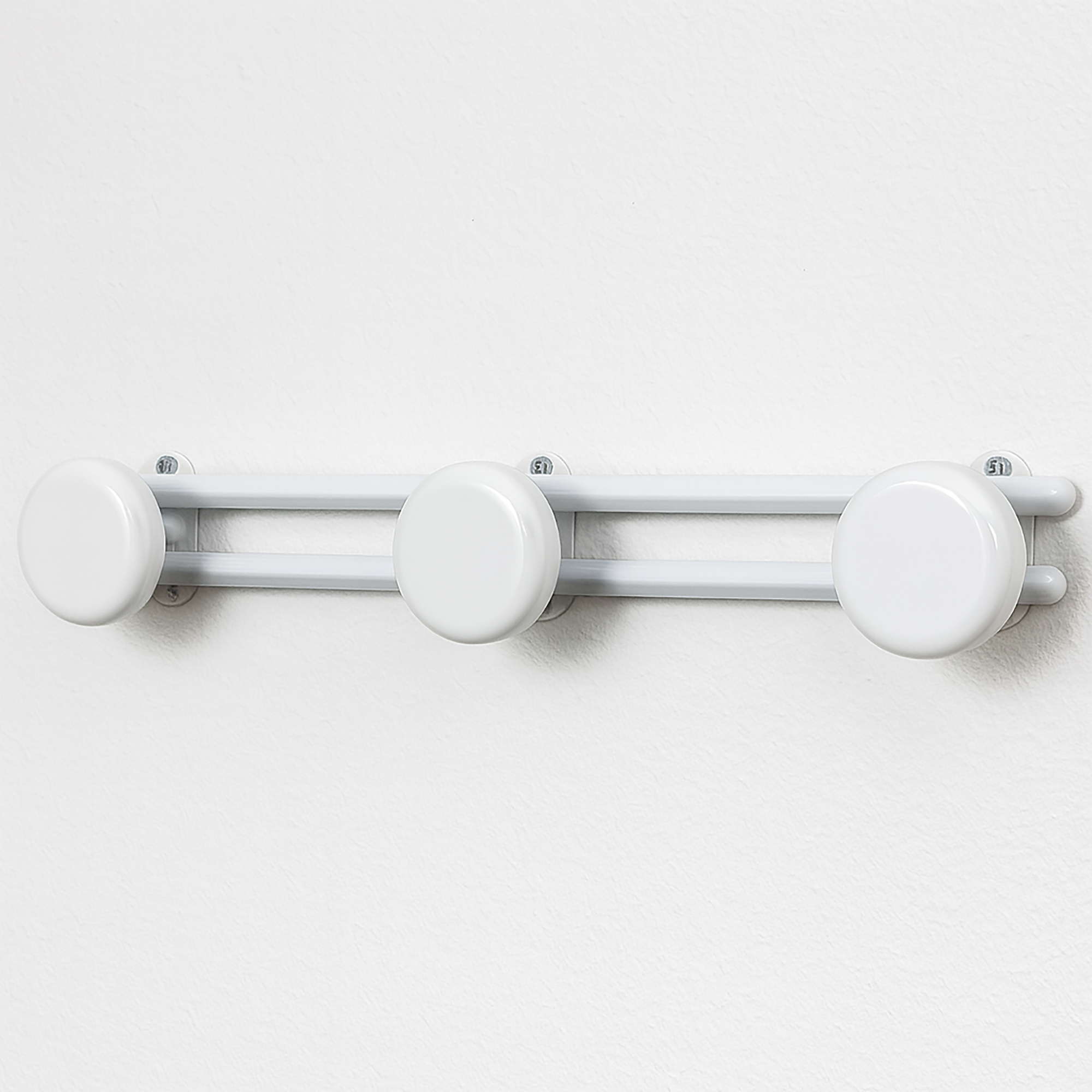 Over the Door Coat and Hat 3 Hooks BIG BALLS Rail-Rack White