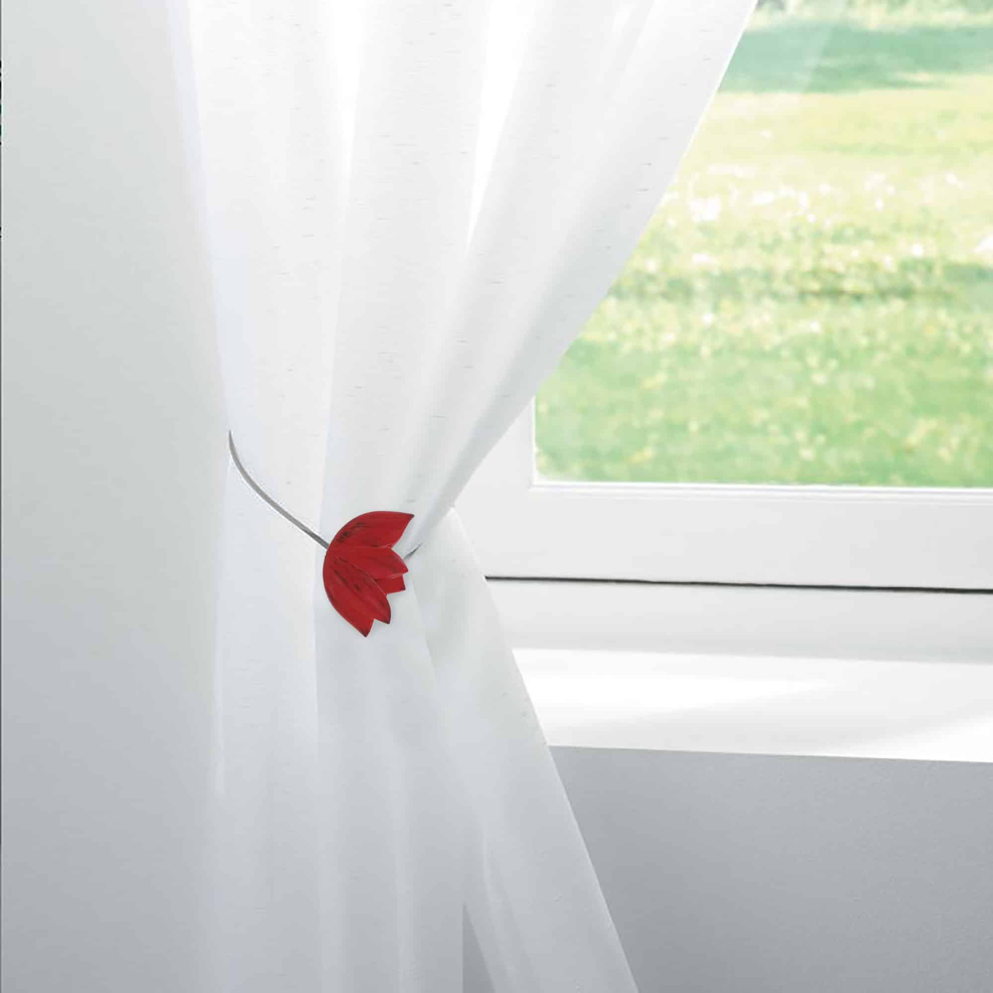 magnetic tieback on curtain