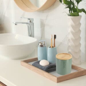 Elegante Porta Hisopos de Algodón Verde Mate con Tapa de Bambú Natural Organizador de Baño de Poliresina