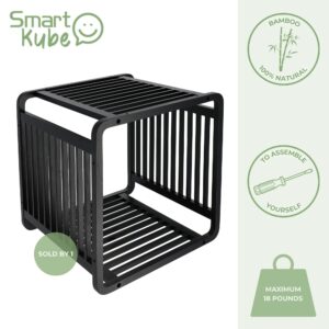 Smart Kube Storage Cube Features – A black bamboo storage cube highlighting key features, including a maximum weight capacity of 18 lbs, self-assembly, and natural bamboo construction.