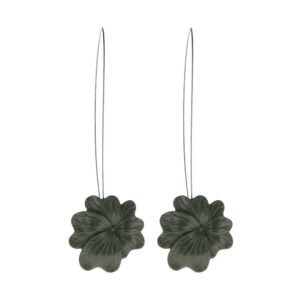 01 (set-of-2 packshot): Set of two khaki green metal flower curtain tiebacks with thin silver cable loops, shown against a plain background to highlight the glossy sculpted petal detail.