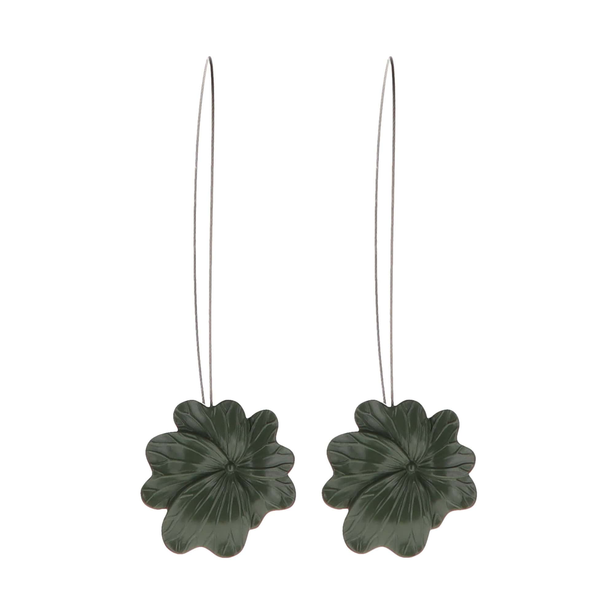 01 (set-of-2 packshot): Set of two khaki green metal flower curtain tiebacks with thin silver cable loops, shown against a plain background to highlight the glossy sculpted petal detail.
