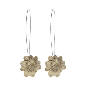 01 (set-of-2 packshot): Set of two matte gold metal flower curtain tiebacks with thin silver cable loops, shown against a plain background to highlight the sculpted petal detail.