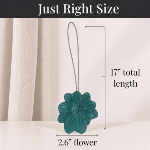 06 (just right size): Size reference for the tieback, showing a cable and flower measuring seventeen inches in total length with the flower head spanning two point six inches across.