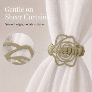 Infographic detailing the smooth, rounded edges of the gold flower curtain clip, showing it is gentle on sheer fabrics and leaves no marks.